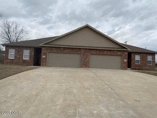 5001 Raintree Circle (B) Joplin, MO 64804