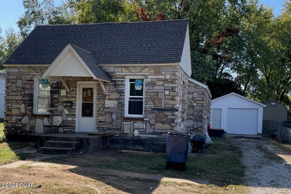 1116 W. 7th Street Webb City, MO 64870