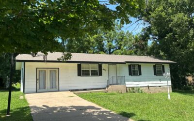 613 Stephens Neosho, MO 64850