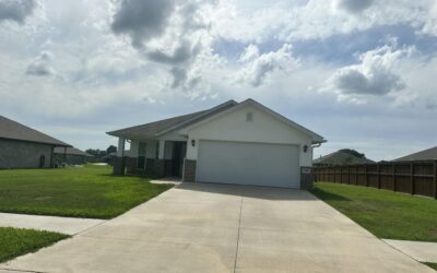 2000 Eagle Drive, Neosho, MO 64850